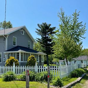 Drop Anchor Cottages And Lake House Дженіва-он-те-Лейк Exterior photo