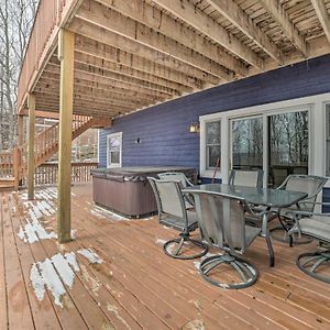 Pet-Friendly Harbor Springs Home Hot Tub And Pool! Гарбор-Спрінґс Exterior photo