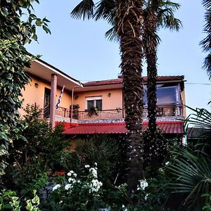 Rania'S Guest House Арідая Exterior photo