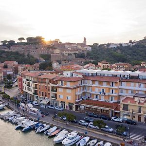 Hotel L'Approdo Кастільйоне-делла-Пеская Exterior photo