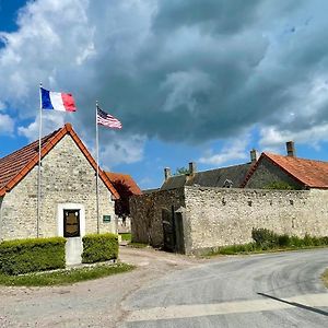 Bed and Breakfast La Ferme Delaunay Saint-Come-du-Mont Exterior photo