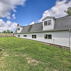 Loft Unplugged With Outdoor Space In Amish Country! Бертон Exterior photo