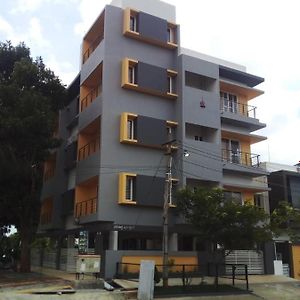 The Vihar Service Apartment Майсуру Exterior photo