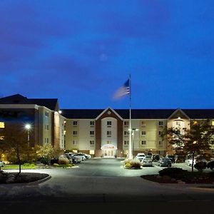 Sonesta Simply Suites Cleveland North Olmsted Airport Exterior photo