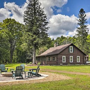 Dog-Friendly Park Falls Cottage With 5 Acres And Lake Exterior photo