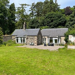 Peaceful Cottage With Fireplace Charleton Estate Ілі Exterior photo