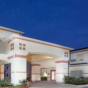 Готель Super 8 By Wyndham Brenham Tx Exterior photo