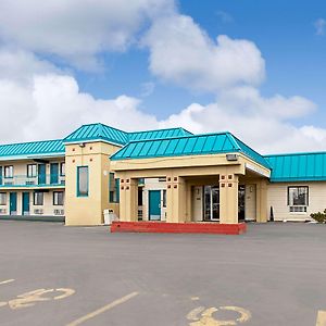 Econo Lodge Ютіка Exterior photo