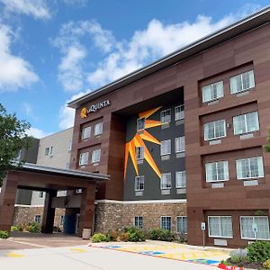 La Quinta Inn And Suites By Wyndham - Шертц Exterior photo