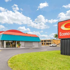 Econo Lodge North Норт-Форт-Маєрс Exterior photo