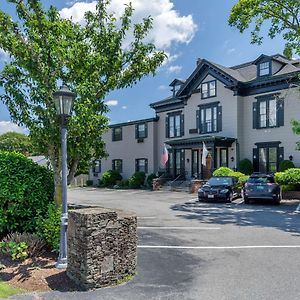 The Carriage House Inn Newport Мідлтаун Exterior photo