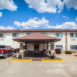 Quality Inn Near I-72 And Hwy 51 Forsyth Exterior photo