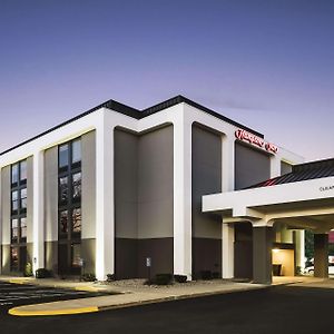 Hampton Inn Вест-Спрінґфілд Exterior photo