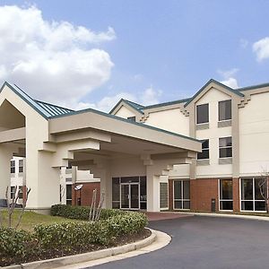 Days Inn & Suites By Wyndham Ріджленд Exterior photo