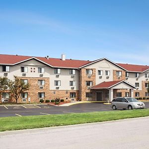 Мотель Super 8 By Wyndham Fairview Heights-St. Louis Exterior photo