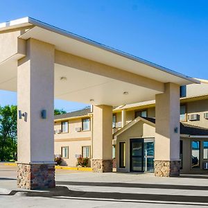 Quality Inn Great Bend Exterior photo