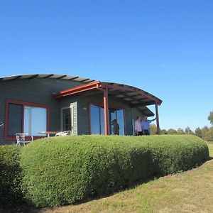 Frog Gully Cottages Сейл Exterior photo