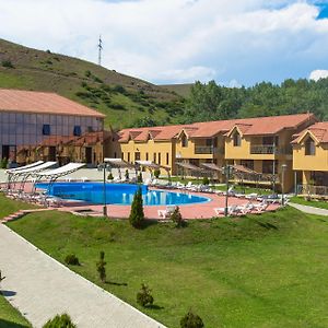 Best Western Bohemian Resort Севан Exterior photo