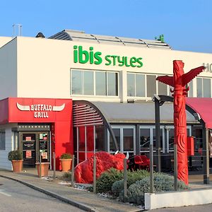 Готель Ibis Styles Crolles Grenoble A41 Exterior photo