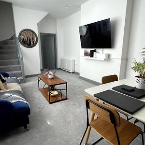 Luxury 2 Bed Duplex Apartment By Yo Room! - Leicester City- Free Parking Exterior photo