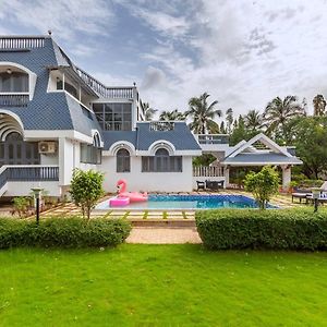 Grey Mosaics By Stayvista - Mountain-View Villa In Vasai With Pool, Spacious Lawn & Terrace Мумбаї Exterior photo