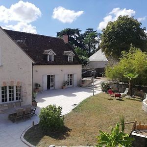 Bed and Breakfast Clos De La Ruche Cour-sur-Loire Exterior photo