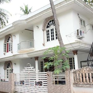 Готель Jj'S White House Thrissur Exterior photo