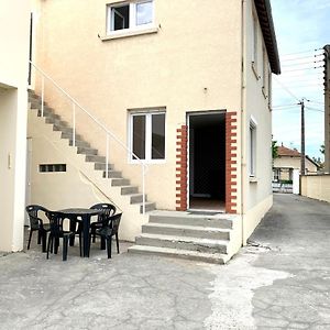 Апарт готель Comme Chez Soi , Deplacement Pro Мондвіль Exterior photo