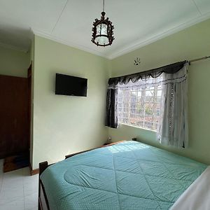 Home Stay Executive Guest House Найробі Exterior photo