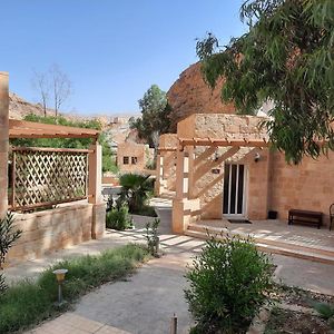 Готель Afra Hot Springs Chalets At-Tafilah Exterior photo