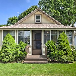 Grandmas Cottage With Sunroom Walk To Beach Олд-Сейбрук Exterior photo