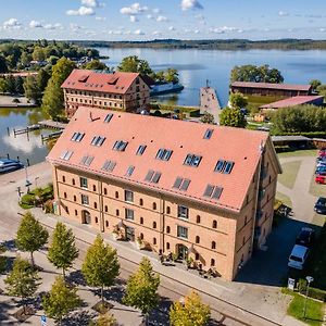 Hotel Alter Kornspeicher Нойштреліц Exterior photo