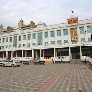 Hotel Sudhir, Соніпат Exterior photo