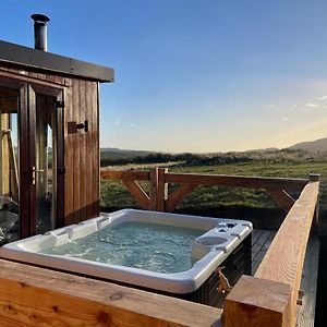 Luxury Lodge With Hot Tub Клітеро Exterior photo