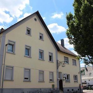 Готель Gasthaus Zum Ritter Karlsdorf-Neuthard Exterior photo