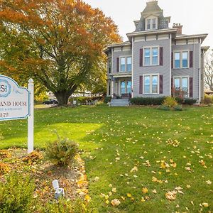 Sutherland House Victorian Bed And Breakfast Канандейґуа Exterior photo