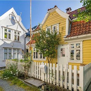 Апартаменти Charming Bergen House, Rare Historic House From 1779, Whole House Exterior photo