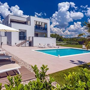 Villa Marijeta Exclusive 5 Star Villa With 50Sqm Private Pool, 6 Bedrooms And Playroom Спліт Exterior photo