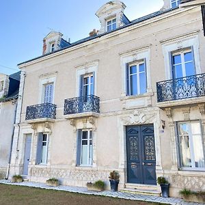 Готель Closerie La Fontaine Savigne-sur-Lathan Exterior photo