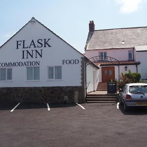 The Flask Inn Робін-Гудс-Бей Exterior photo