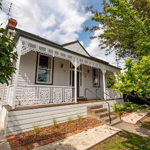 Newly Renovated, Kennedy Cottage - Close To Cbd Бендіго Exterior photo