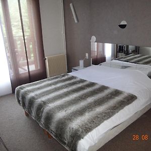 Hotel Bon Accueil Ойоннакс Room photo