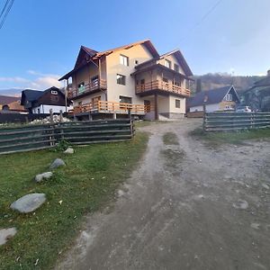 Готель Casa Bujor De Munte Dragoslavele Exterior photo