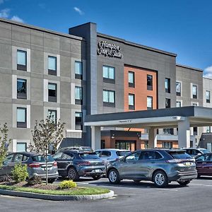 Hampton Inn & Suites Кін Exterior photo