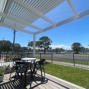 Quarterdeck Lakes Entrance 2Br *Waterfront* Apartment Exterior photo