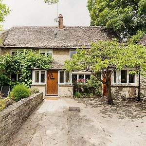 Architect Designed Cosy Cotswold Stone Cottage Quenington Exterior photo