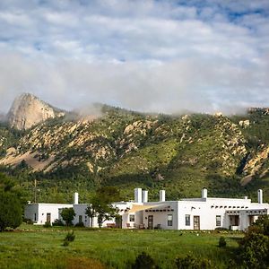 Casa Del Gavilan Historic Inn Cimarron Exterior photo