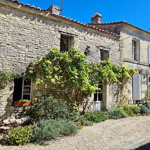 Готель La Maison Du Commandeur Maine-de-Boixe Exterior photo