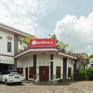 Готель Reddoorz Syariah @ Jalan Panglima Polim Lampung Бандар-Лампунг Exterior photo