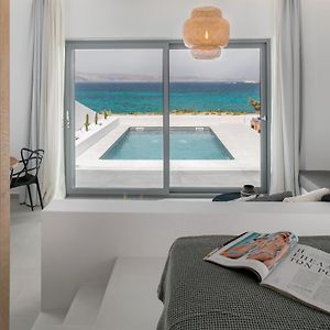 Seanfinity Beachfront Suites Мікрі-Віґла Exterior photo